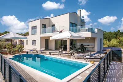 Image de Belle maison à Krnica avec jacuzzi