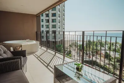 Image de ★ Glorious chaudes journées ensoleillées ★ Jacuzzi suprême avec vue sur la mer