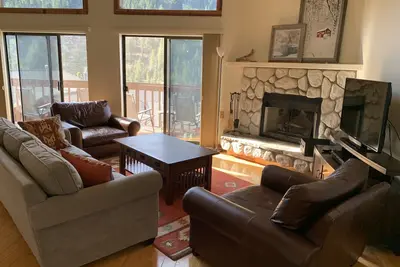 Image de Condo avec vue sur le lac et la montagne - 5 min. conduire au lac, ski et golf
