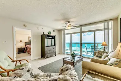 Image de Luxury 3 Bedroom Condo Oceanfront, Bluewater Keyes 606!