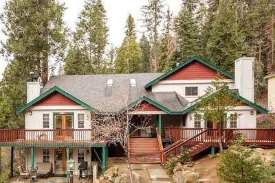 Image de Dans le parc national de Yosemite, Half Dome Winter Wonderland House