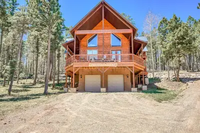 Image de Nouvelle Liste! Maison en bois isolée avec vue sur la montagne et la forêt - 1 mile to lift