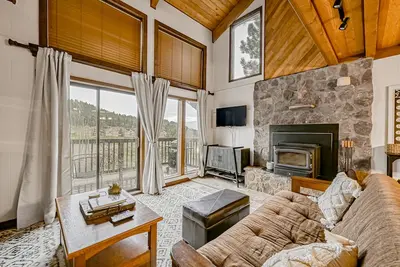 Image de Nouvelle Liste! Maison de ville acceptant les chiens près du ski, du rafting et du kayak