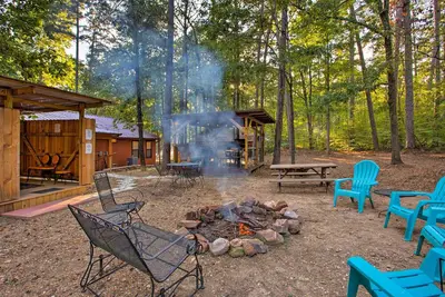 Image de Nouveau! Cabine «Stormy Ridge» avec bain à remous dans un arc brisé!