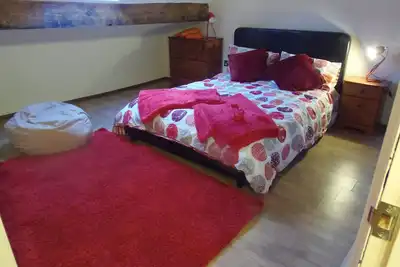 Image de Toute la maison - 3 chambres à coucher, cuisine et salle de bain partagées
