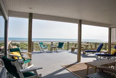 Image de Oceanfront Great Location sur Ocean Ridge Drive