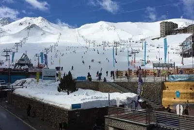 Image de Appartement en face des ascenseurs et En PREMIÈRE Ligne De Pistes, 50 m
