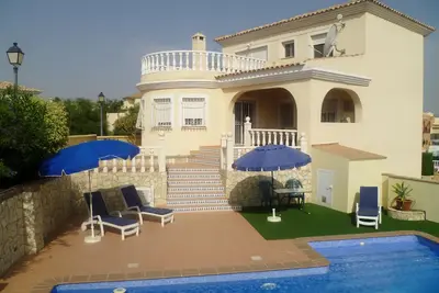 Image de Spacieuse villa moderne et familiale de 3 chambres + piscine proche de toutes commodités.
