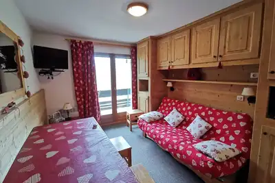 Image de Appartement rénové avec balcon au cœur de Méribel • Label Méribel • Non-fumeur • Casier à skis • Ascenseur