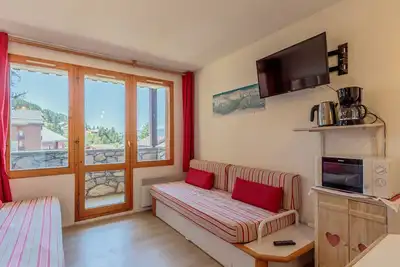 Image de Charmant 2 pièces rénové, accès skis aux pieds, proche commerces et remontées, balcon sud-ouest