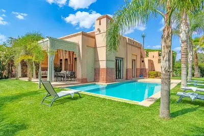 Image de Superbe Villa 6p, jardin & piscine privatif 8x4m ss vis à vis, Famille seulement