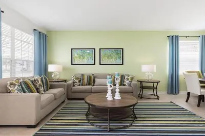 Luxe Windsor Hills 6br w / Pool / Spa Villa, 2 miles à Disney