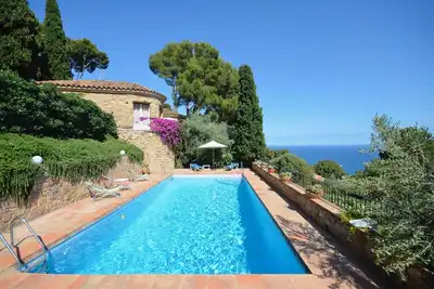 Location de villa avec piscine à Begur, Aiguablava