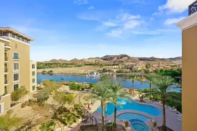 Image de Belle Propriété de 1 Chambre Avec vue sur le lac et la Piscine au lac Las Vegas
