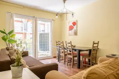 Image de Spacieux & Design 4Br w / Balcon Wifi + Parking 15m Ramblas Distance de marche