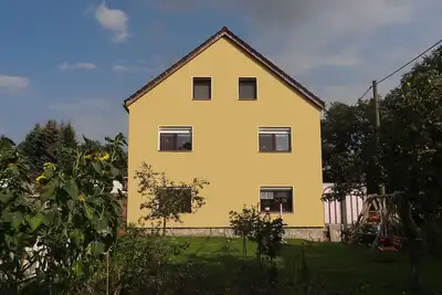 Image de Profitez de la tranquillité rurale dans la cour König