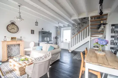 Image de Maison chic et cosy avec beau jardin privé, pdj face à la vallée