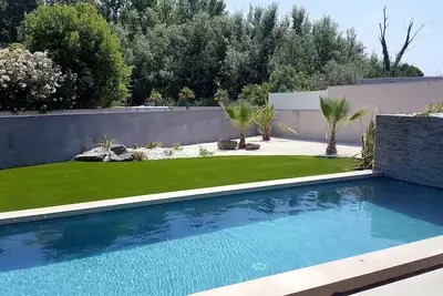 Image de Villa contemporaine neuve avec piscine privee a 400 M de la mer