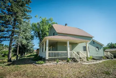 Image de Historic Downtown Home - À distance de marche des Hot Springs et plus