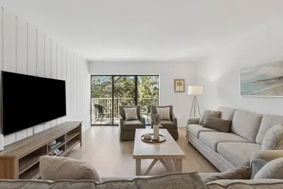 Image de L'Emplacement Parfait! Détente Amelia Island Condo - À quelques pas de la plage!
