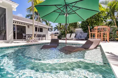 Hgtv Design Star - Entrée sur la plage, piscine - Spa Heaven