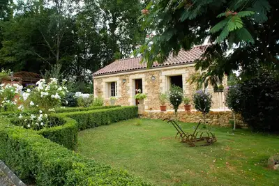 Image de Calme et Repos : Gite 2 Pers, Piscine, proche Sarlat, Dordogne Perigord Noir.