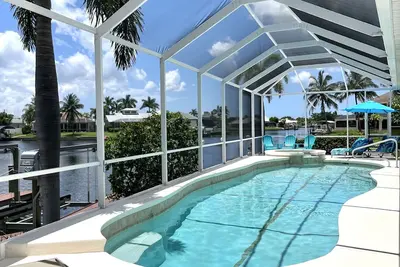 Excl. Villa • Exposition Sud • Accès Golf • 2 King • Grande Piscine & Spa (Elect. & Solaire)