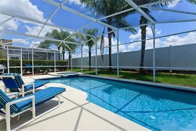 Image de 3 milles à Disney; Salle de jeux, à 100 mètres du centre communautaire