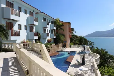 Venez À Cette Oasis De Plaisir! Vue Paradisiaque De La Mer! Meilleure Valeur!