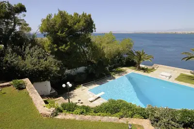 Image de Famille lux sympathique appartement par la plage w / piscine, belle vue, à 25mn de Athen