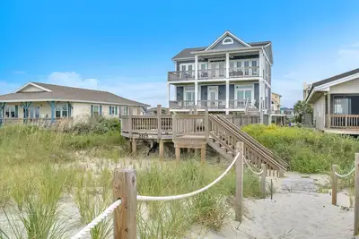 Image de Oceanfront New Construction!