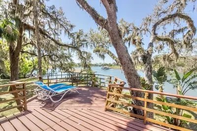 Image de La sérénité vous attend à cette maison située sur la rivière Matanzas avec piscine! ! ! ! !