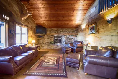 Image de Cabine de luxe avec accès privé à la rivière Niangua et vue
