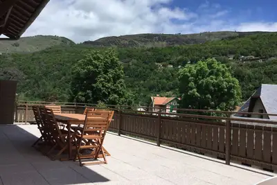 Image de gite 4****300 m village terrasse 100 m²-parking privé-wifi- barbecue