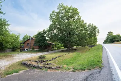 Image de Big Oak Cabin - dans les Ozarks au sud de Jasper!