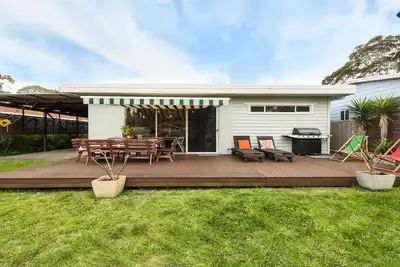 Image de Callala Dreaming - maison de plage du milieu du siècle