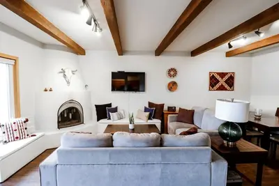 Image de Magnifique condo près de la place historique de Santa Fe!