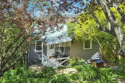 Image de Bonnie Brae Cottage, un chalet de mineurs confortable dans un jardin isolé