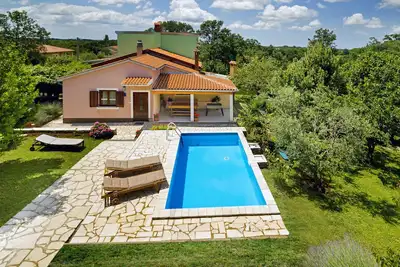 Image de Maison de vacances Ecio, avec un grand jardin, en pleine nature, entièrement clôturée