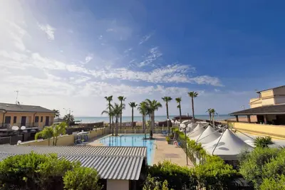 Image de Bel appartement pour 4 personnes avec piscine, Wifi, climatisation, Tv, balcon et parking