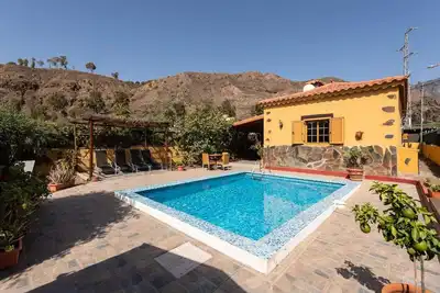 Image de Maison de campagne à San Bartolomé de Tirajana avec piscine privée et Wi-Fi gratuit