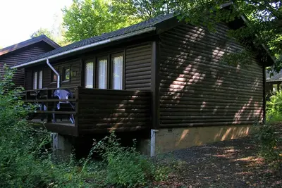 Image de Chalet confortable dans un quartier calme et verdoyant