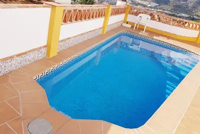 Image de Villa avec piscine privée, vue mer, WiFi gratuit, garage, 7 personnes, près de la plage