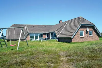 Image de Superbe maison à Hvide Sande avec sauna