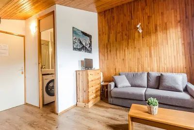 Image de Montchavin: Studio cabine rénové équipé 3/4 pers, parking, proche pistes et commerces