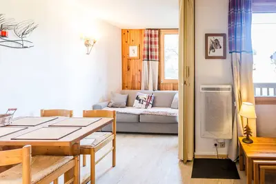 Image de Studio rénové idéalement situé à Montchavin, proches pistes et commerces, avec balcon et parking gratuit