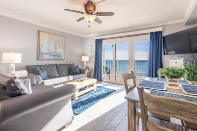 Image de Le Summit 1br 1. 5ba Belle unité avec de superbes vues!