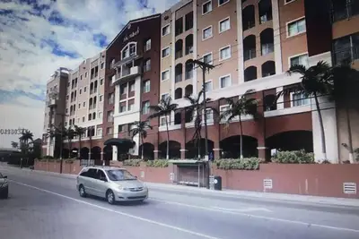 Image de Bel appartement au coeur de Coral Gables, très bien situé, abordable