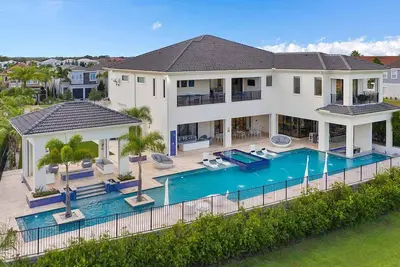 Image de Ultimate Entertainment Mansion à la Réunion-W320