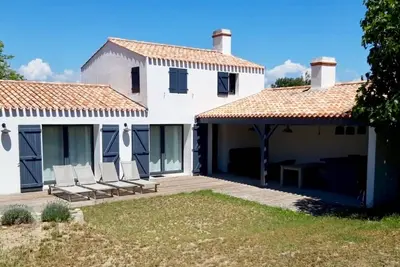 Image de 300m de la plage, maison d'architecte avec terrasse et grand jardin privés